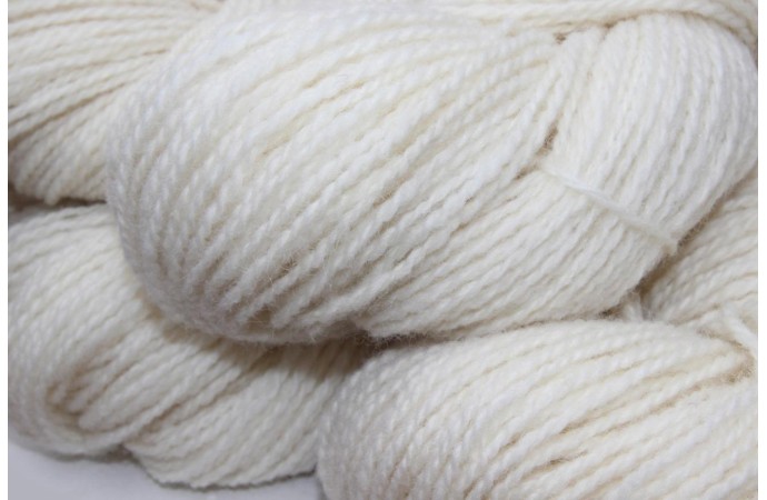 Balta mājas vilnas dzija (100% Lietuvas aitu vilna)