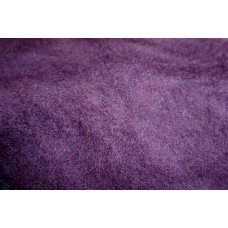 Tumši violeta kārstā vilna