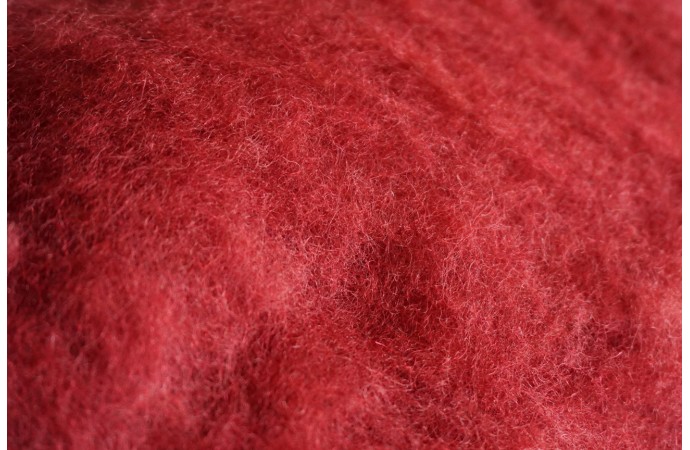 Vīna krāsas kārstā vilna 